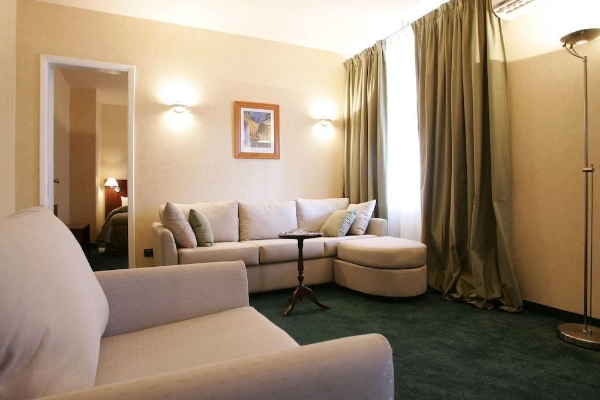 Mayflower Hotel (Beirut )